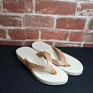 Oncai Flip Flops Womens Size 8.5 Rose Gold Tan Cream Sandals